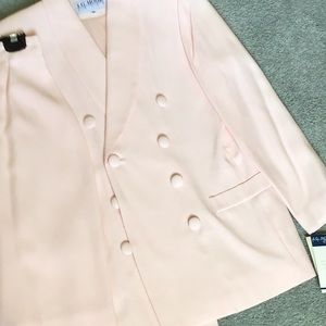 Women’s suit